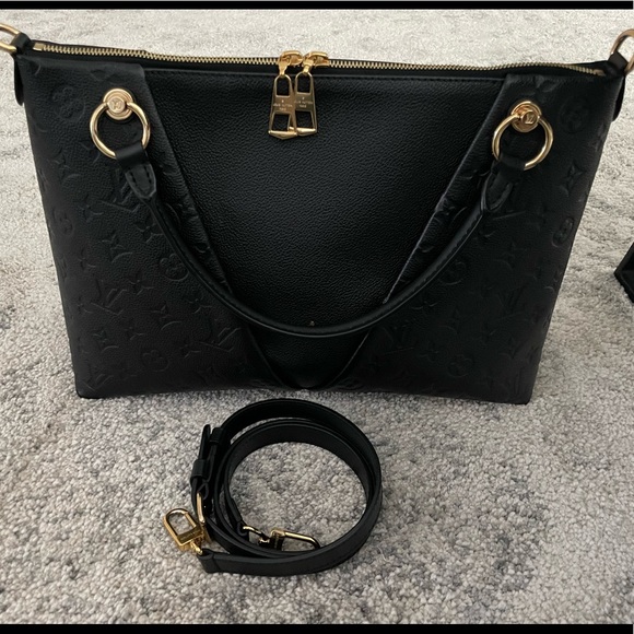 Louis Vuitton V tote MM - Picture 2 of 14